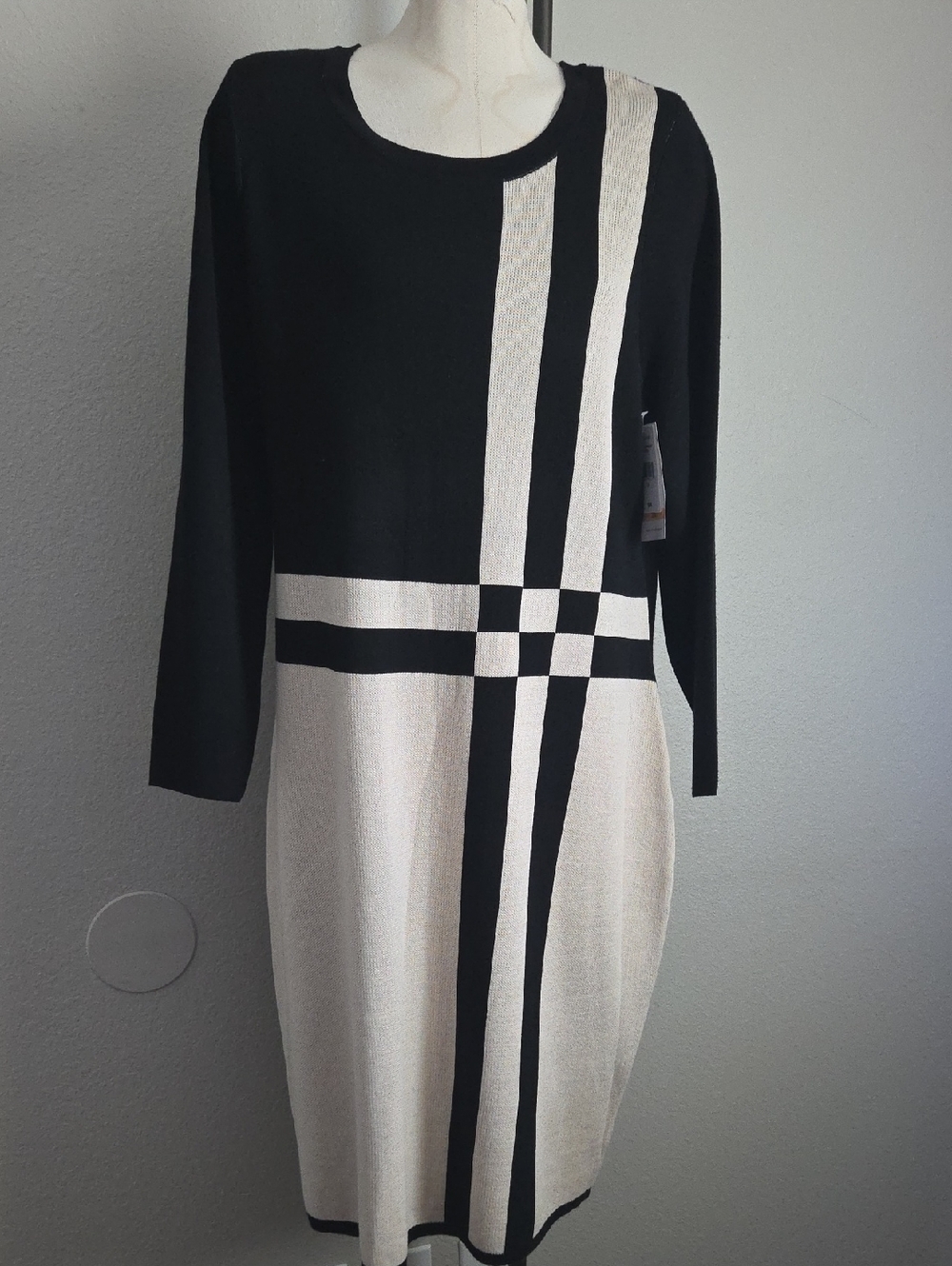 Danny & Nicole Black and Cream Long Sleeve Geometric Knit Dress